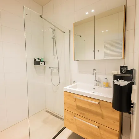 Alphabet - Westersingel 320 *